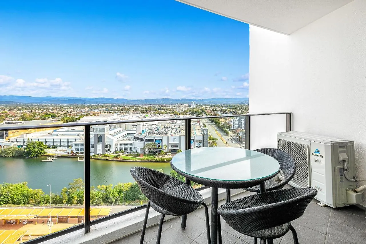 Sierra Grand Broadbeach - Self Contained & Privately Managed Apartments Gold Coast