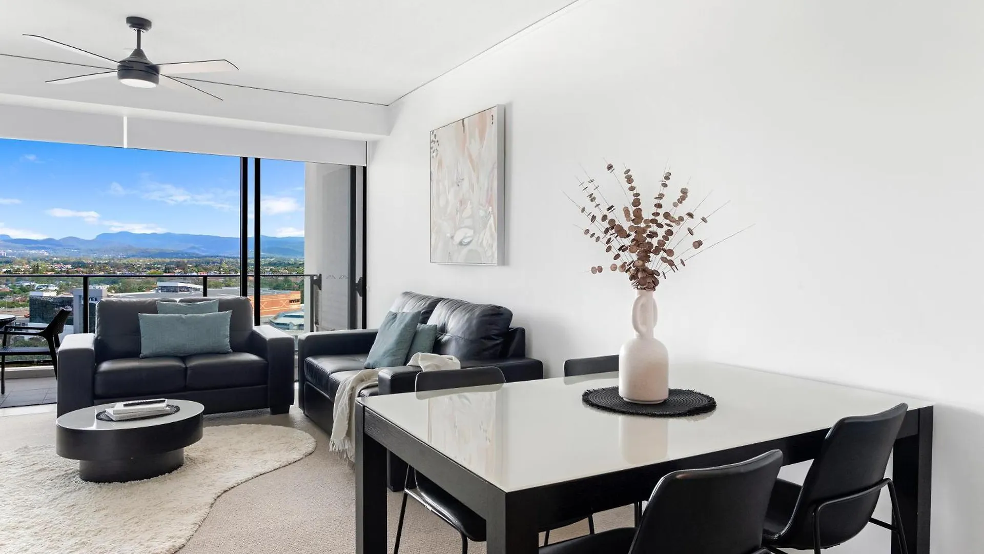 Sierra Grand Broadbeach - Self Contained & Privately Managed Apartments Gold Coast Australia